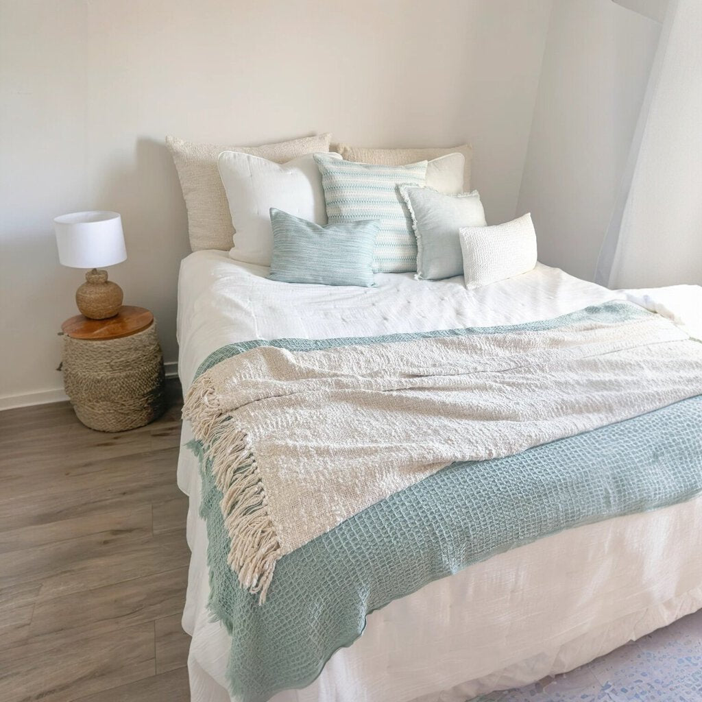 Cozy Cotton White Boucle Fringe Throw 50"x70"
