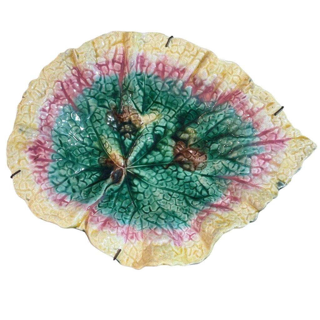 Antique Majolica Pink & Green Etruscan Begonia Leaf Dish 9Lx7W