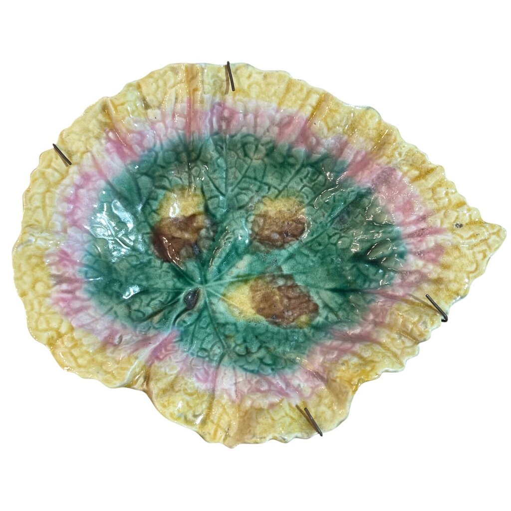 Antique Begonia Green & pink Leaf Plate 8L x 6W