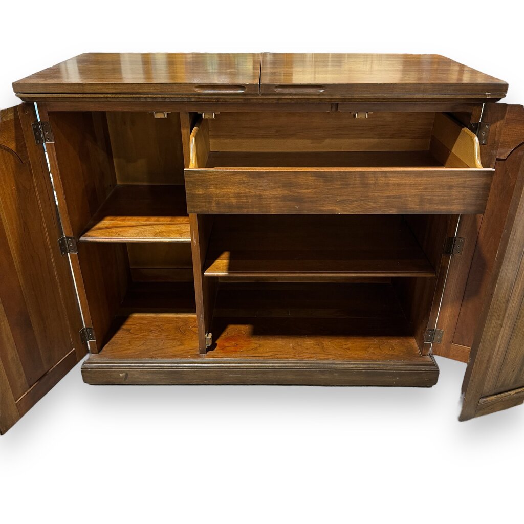 Pennsylvania House Solid Cherry Traditional Style Flip Top Server Buffet on Wheels 38Lx18Wx31H