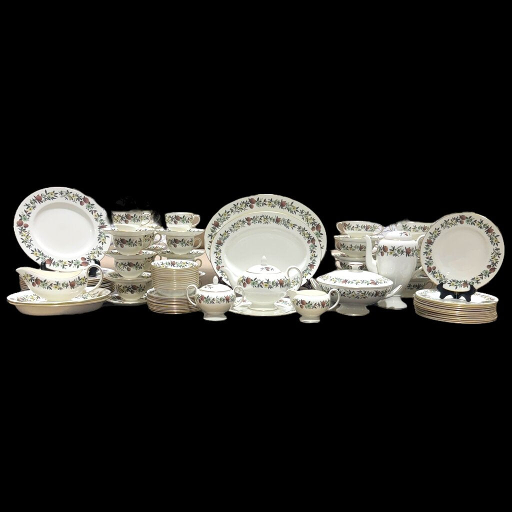105pc Wedgewood Summer Garland Bone China Dinner Service for 12 & Serving Sets
