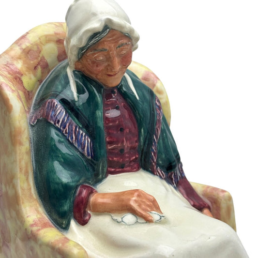 Royal Doulton "Forty Winks" Old Lady in Chair Figurine HN1974 RdNo 842483 Corp 1945