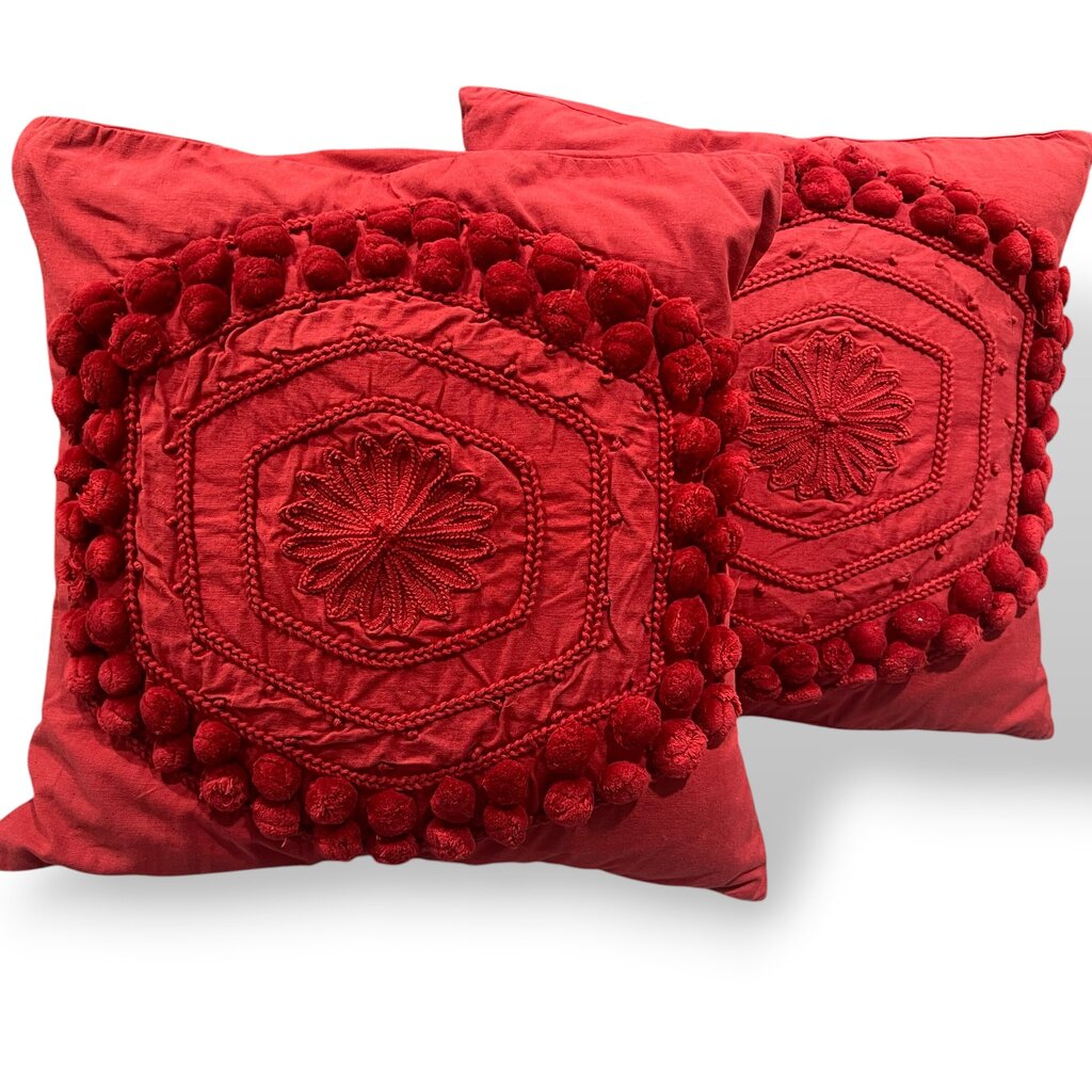 Pottery Barn Red Pom-Pom Accent Pillows Set of 2 18Lx18Wx6H
