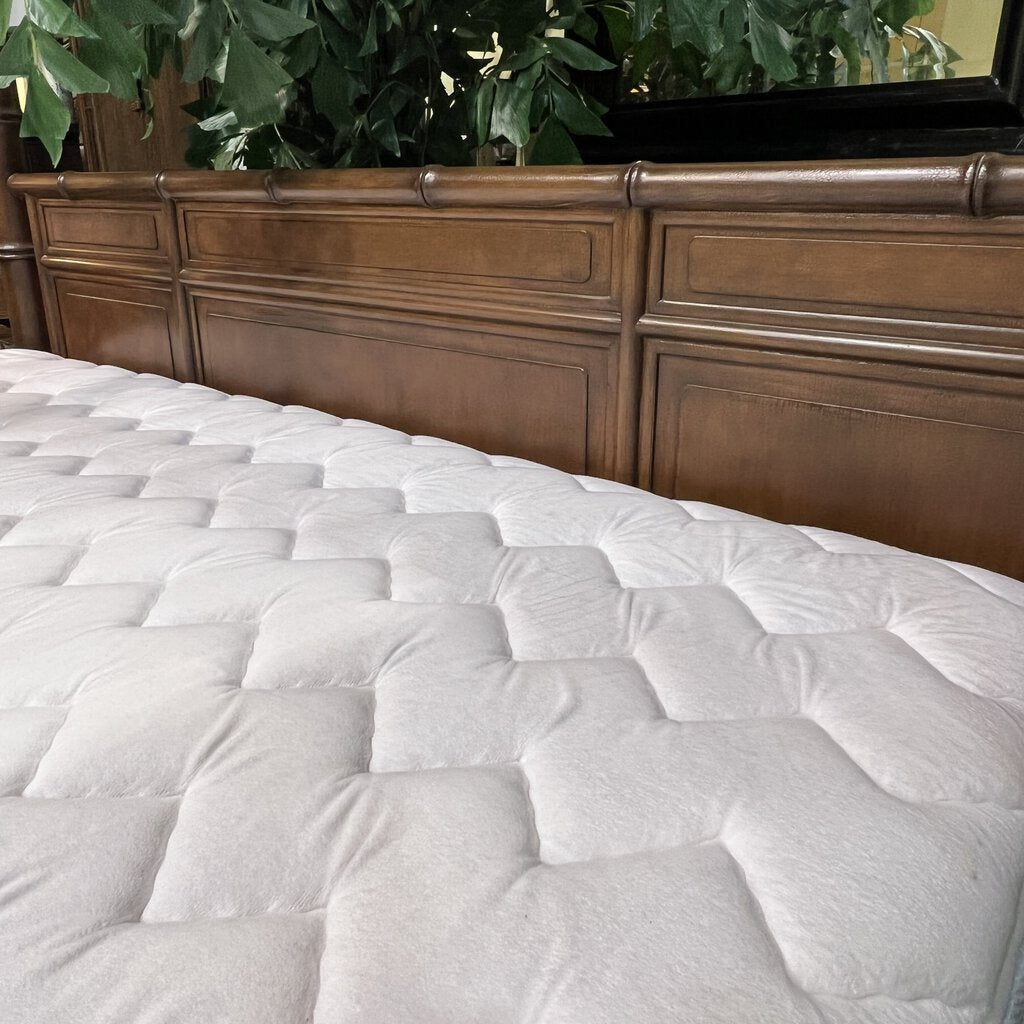 Baker Furniture West Indies Bamboo Style Wood Canopy King Sized Bed L86"W88"H93"