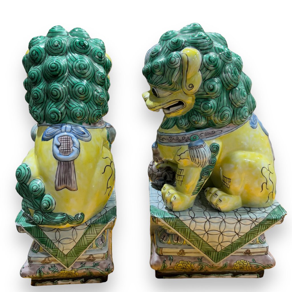 Vintage Pair of Chinese Porcelain Feng Shui Foo Dogs or Imperial Guardian Lions L5.5x7Wx13.5H