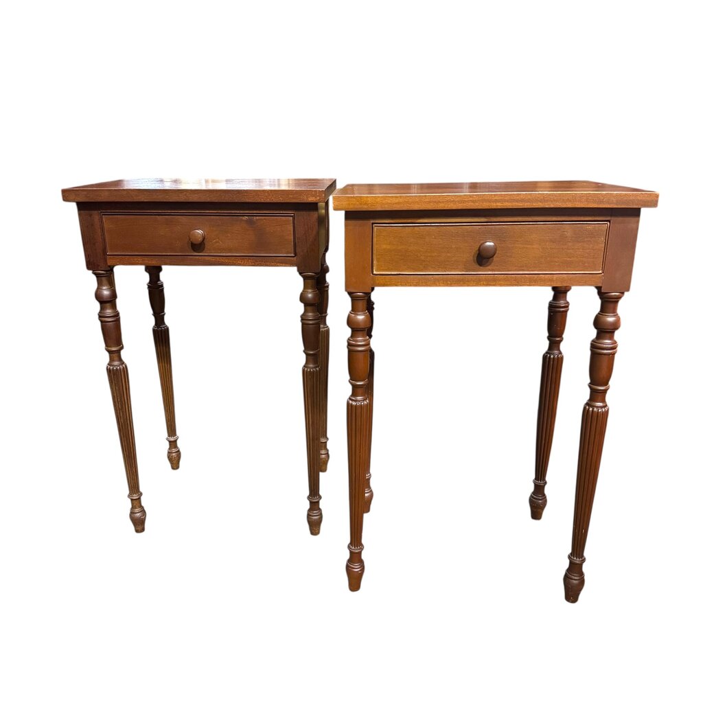 Pair of American Sheraton Solid Cherry Wood One-Drawer Nightstands / Sidetables 18Lx14Wx29H