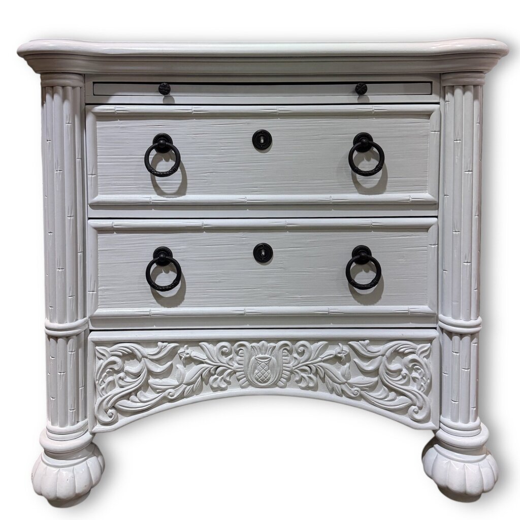 Broyhill 4pc White Lacquered Faux Bamboo Tropical Bedroom Furniture Set including Dresser, Nightstands, Accent Table