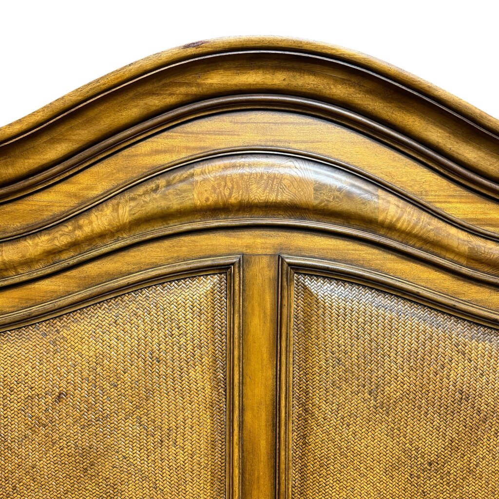 Tommy Bahama Wood Carved Queen Bed 66Lx92Wx65H