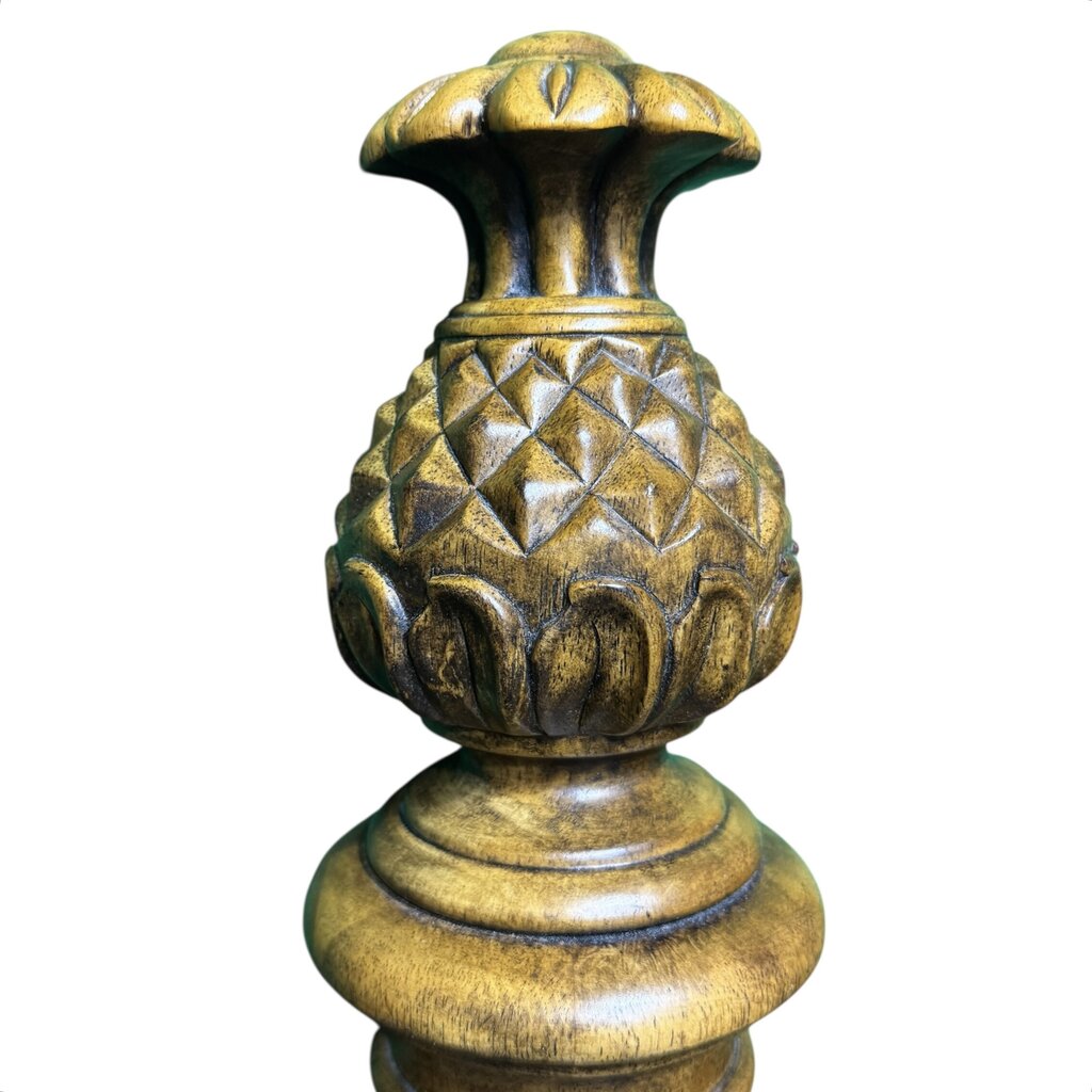 Tommy Bahama Wood Carved Queen Bed 66Lx92Wx65H