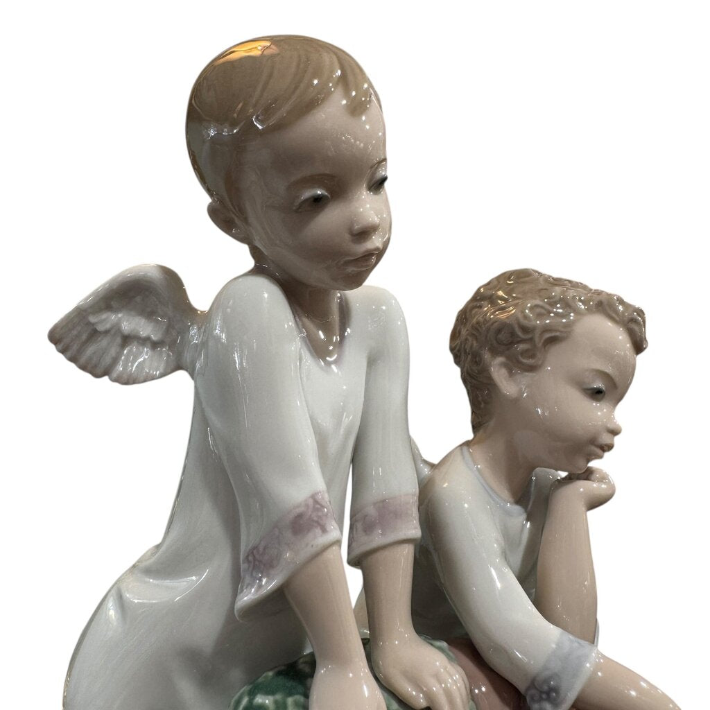 "A Heavenly Christmas" Hand-painted Porcelain Figurine by: Lladro #1863 9Lx8Wx12H Included Wood Base & Box