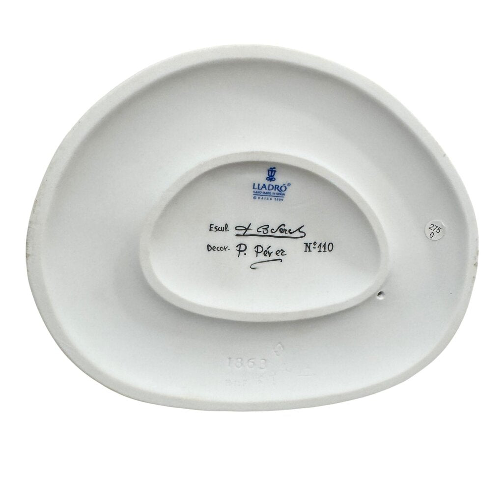 "A Heavenly Christmas" Hand-painted Porcelain Figurine by: Lladro #1863 9Lx8Wx12H Included Wood Base & Box