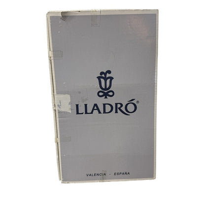 "A Heavenly Christmas" Hand-painted Porcelain Figurine by: Lladro #1863 9Lx8Wx12H Included Wood Base & Box