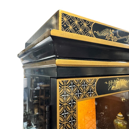 Vintage Drexel Heritage Et Cetera Collection Chinoiserie Style Hand Painted Black Lacquer China Cabinet 57Lx14Wx80H