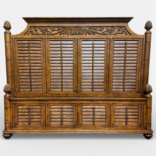 Broyhill Attic Heirlooms King Shutter Panel Bed w/ Pineapple Fenials 80Lx92Wx66H